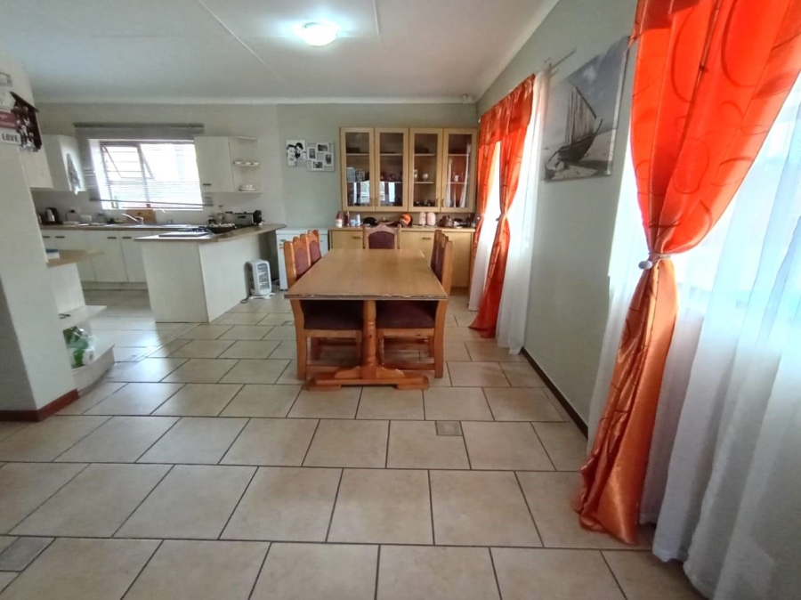 4 Bedroom Property for Sale in Wavecrest Eastern Cape